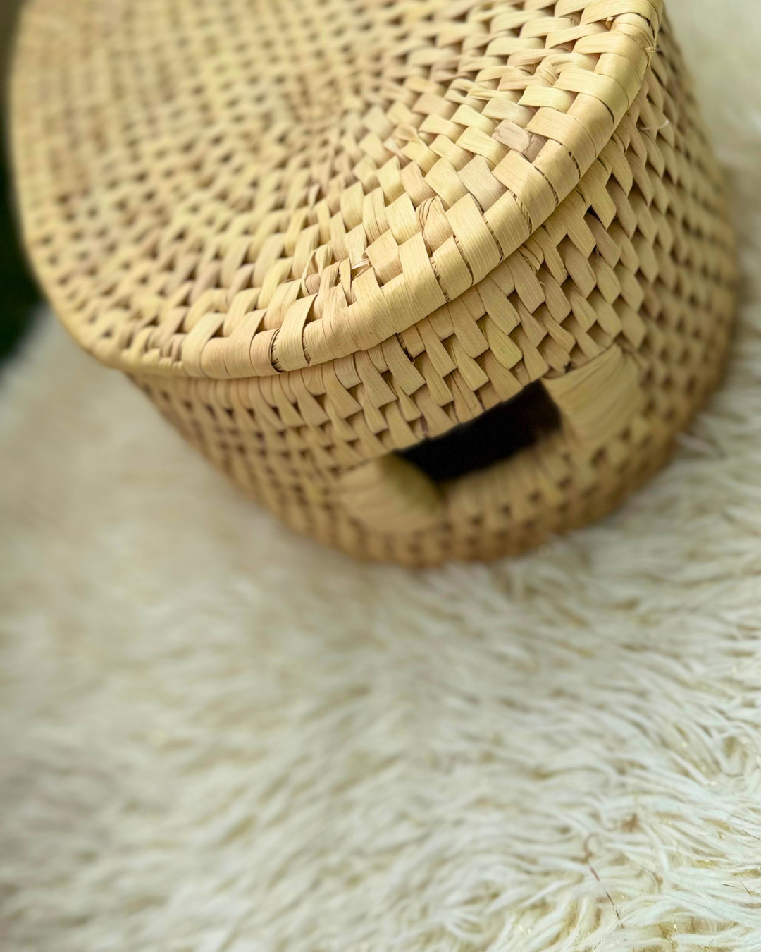 Oval basket with lid - Image 4